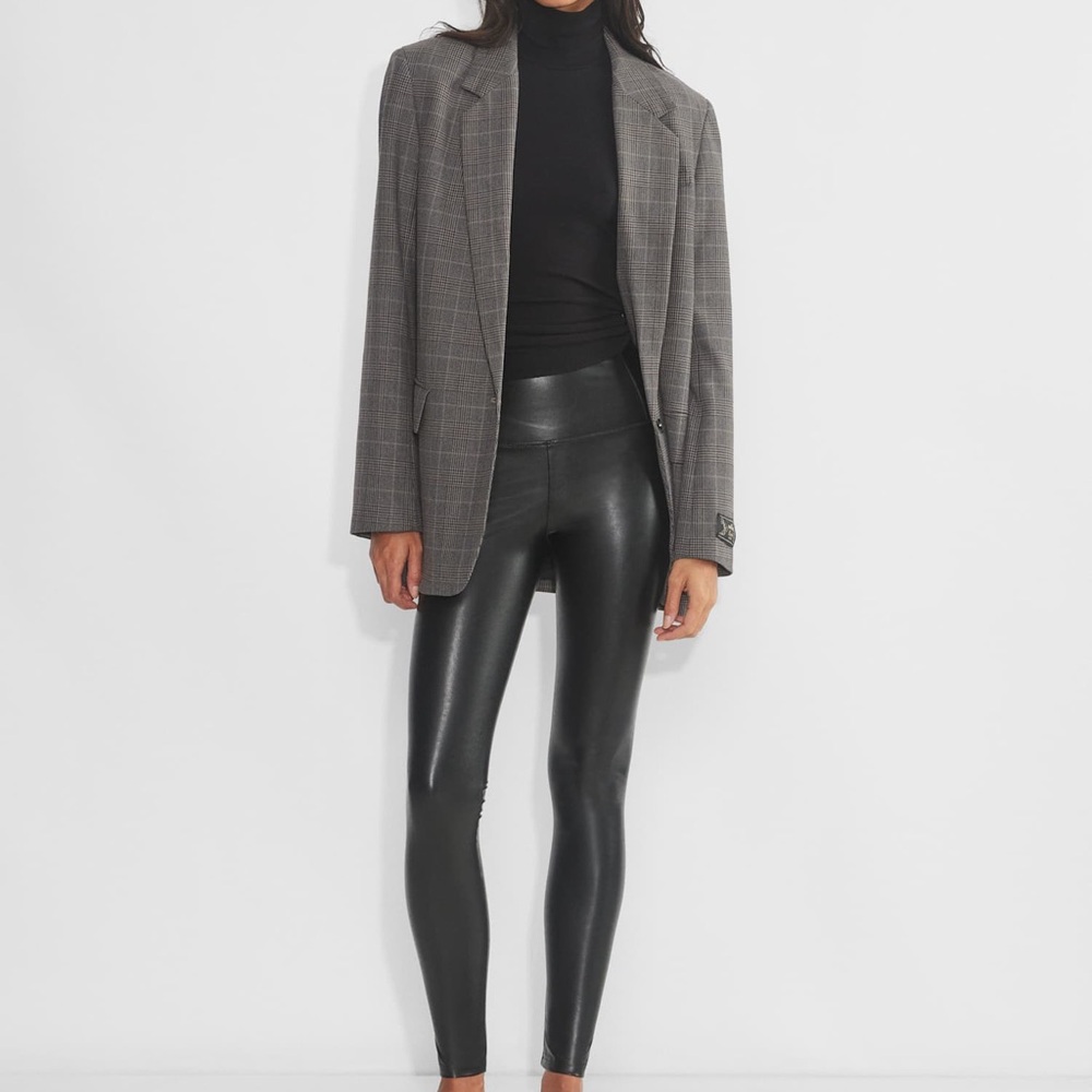 Wilfred Free Faux Leather Pants – Size 0 – Stretch Fit – Chic Statement